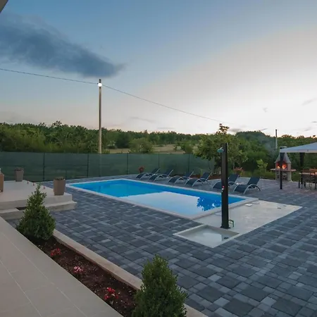 Holiday home In Vinjani Gornji With Wifi Aracici